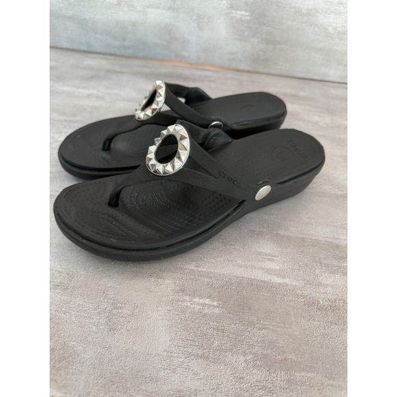 Crocs Capri V Embellished Black Thong Sandals Women's Size 7 Comfortable - Picture 1 of 6
